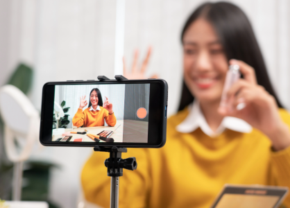 The Side Hustle Economy: Why Everyone’s Got a Second Skill